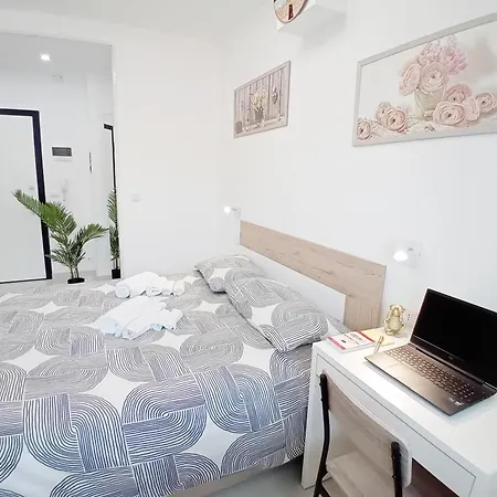 Casa Gioia & Parking Apartment *